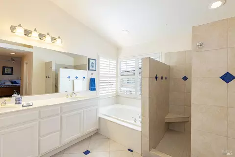 8735 Holly Leaf Dr, Windsor, CA 95492 photo 32