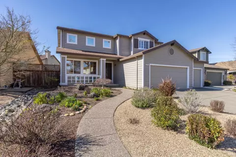 8735 Holly Leaf Dr, Windsor, CA 95492