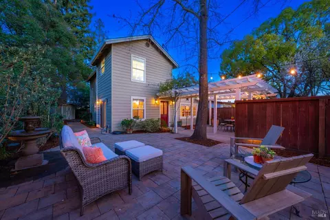 18920 Lomita Ave, Sonoma, CA 95476