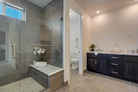 Bath - 103 Grace Ln, Napa, CA 94559 photo 2 of 3