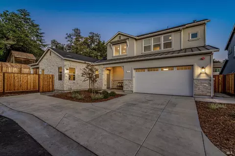 107 Grace Ln, Napa, CA 94559