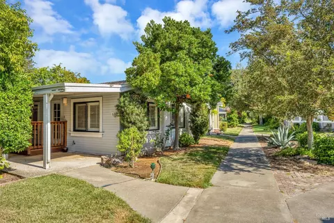 45 Laguna Seca Ct, Saint Helena, CA 94574