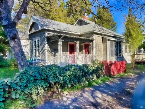 469 N School St, Ukiah, CA 95482