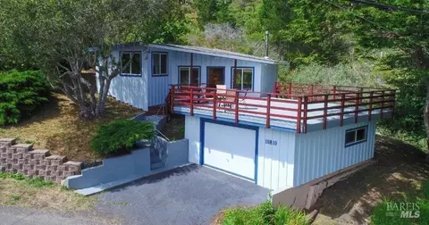 10810 Rock Point Dr, Jenner, CA 95450