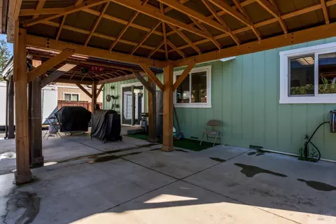 Exterior - 1344 Laurel Ave, Ukiah, CA 95482 photo 5 of 11