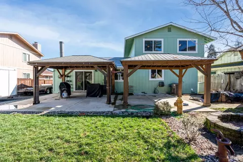 Exterior - 1344 Laurel Ave, Ukiah, CA 95482 photo 4 of 11