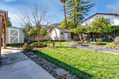 Exterior - 1344 Laurel Ave, Ukiah, CA 95482 photo 6 of 11