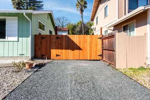 Exterior - 1344 Laurel Ave, Ukiah, CA 95482 photo 10 of 11