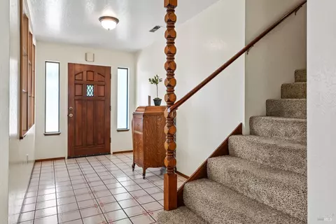 Entry Way - 1344 Laurel Ave, Ukiah, CA 95482 photo 1 of 1
