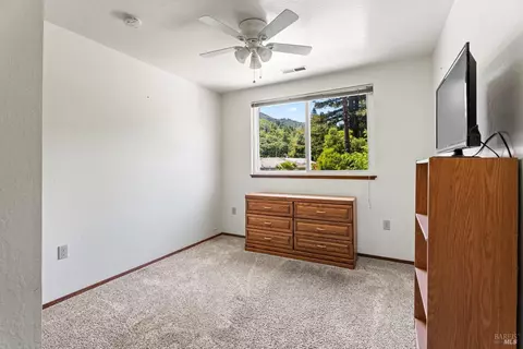 Bedroom - 1344 Laurel Ave, Ukiah, CA 95482 photo 2 of 4