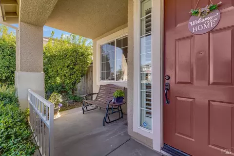 Exterior - 925 Dunerose Ct, Vacaville, CA 95687 photo 6 of 20
