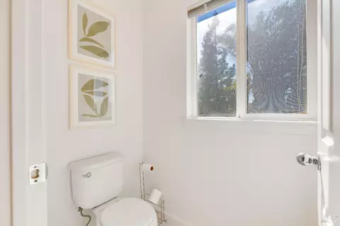 Bath - 925 Dunerose Ct, Vacaville, CA 95687 photo 8 of 8