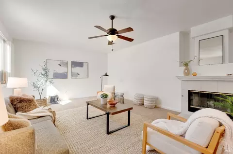 Living - 925 Dunerose Ct, Vacaville, CA 95687 photo 2 of 10