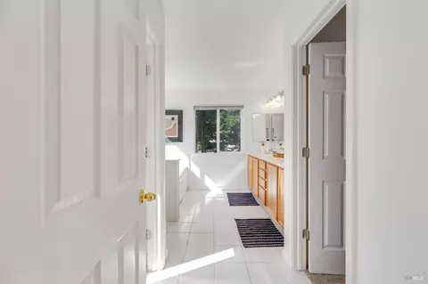 Entry Way - 925 Dunerose Ct, Vacaville, CA 95687 photo 7 of 7