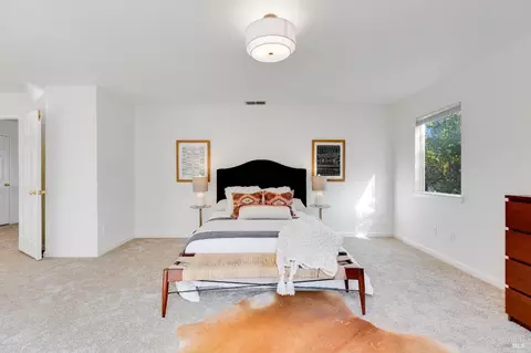 Bedroom - 925 Dunerose Ct, Vacaville, CA 95687 photo 13 of 15