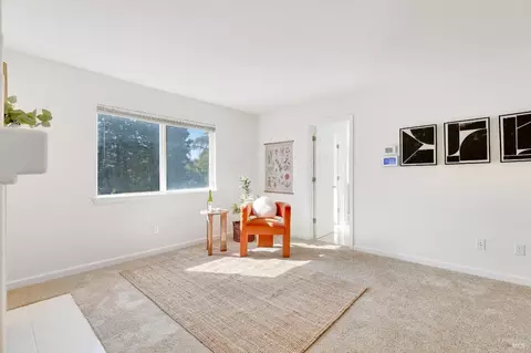 Living - 925 Dunerose Ct, Vacaville, CA 95687 photo 10 of 10