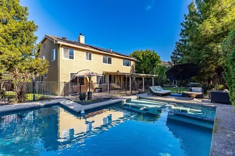 Exterior - 925 Dunerose Ct, Vacaville, CA 95687 photo 18 of 20