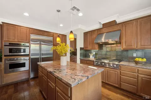 Kitchen - 754 Duet Dr, Fairfield, CA 94534 photo 5 of 15