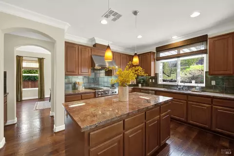 Kitchen - 754 Duet Dr, Fairfield, CA 94534 photo 4 of 15