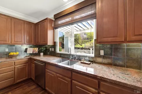 Kitchen - 754 Duet Dr, Fairfield, CA 94534 photo 10 of 15