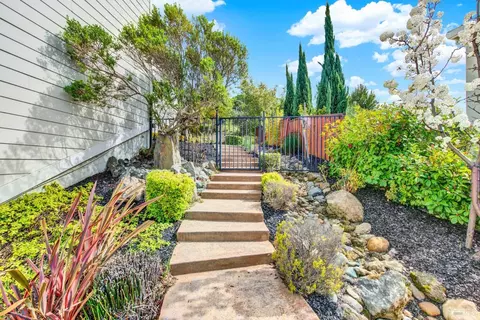 Exterior - 754 Duet Dr, Fairfield, CA 94534 photo 6 of 21