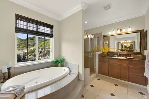 Bath - 754 Duet Dr, Fairfield, CA 94534 photo 5 of 6