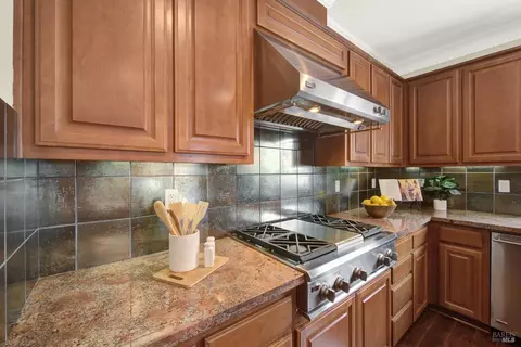Kitchen - 754 Duet Dr, Fairfield, CA 94534 photo 6 of 15