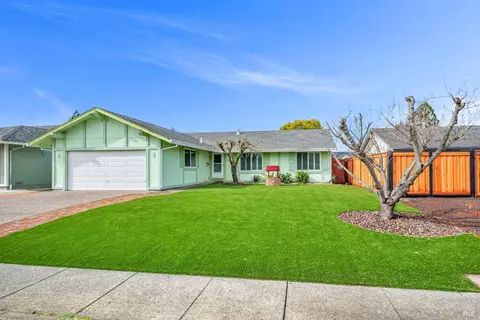 8701 Lancaster Dr, Rohnert Park, CA 94928