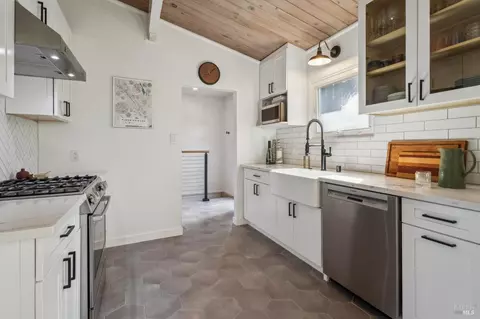 54 Woodside Ln, Mill Valley, CA 94941