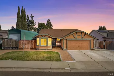 807 Capistrano Dr, Suisun City, CA 94585