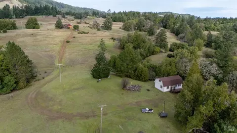 2 Big Barn Rd, Cazadero, CA 95421