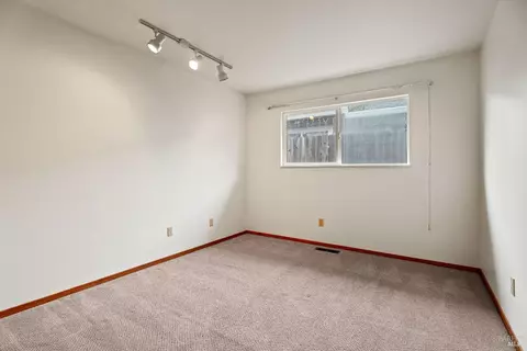 34 Fairview Ct, Ukiah, CA 95482 photo 17