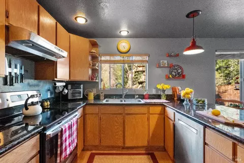 Kitchen - 16300 Black Bart Dr, Willits, CA 95490 photo 4 of 6