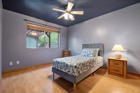 Bedroom - 16300 Black Bart Dr, Willits, CA 95490 photo 2 of 3