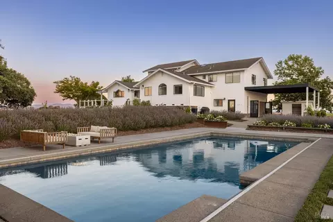 2111 Las Amigas Rd, Napa, CA 94559