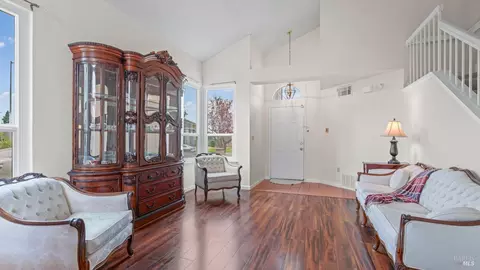 300 Knights Cir, Vallejo, CA 94591 photo 5