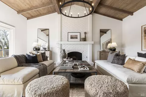 110 Riviera Cir, Larkspur, CA 94939
