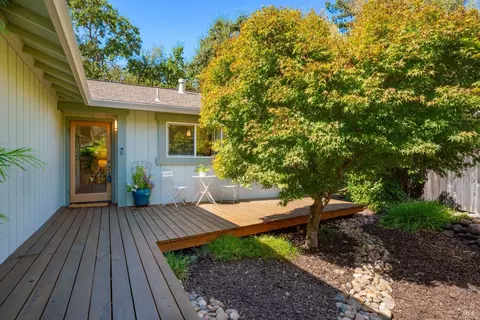 409 Parkview Ct, Healdsburg, CA 95448