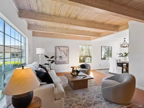 742 Bordeaux Dr, Petaluma, CA 94954