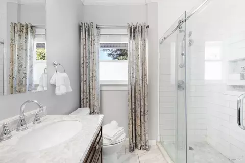 Bath - 540 W A St, Dixon, CA 95620 photo 5 of 5