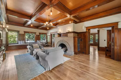 Living - 540 W A St, Dixon, CA 95620 photo 10 of 12