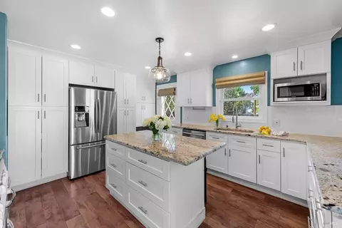 Kitchen - 540 W A St, Dixon, CA 95620 photo 3 of 8