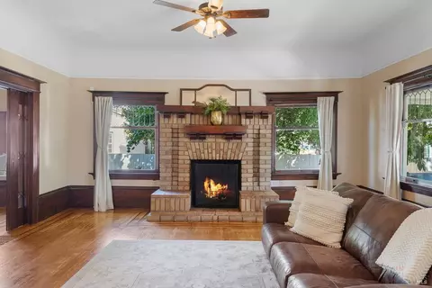 Living - 540 W A St, Dixon, CA 95620 photo 4 of 12