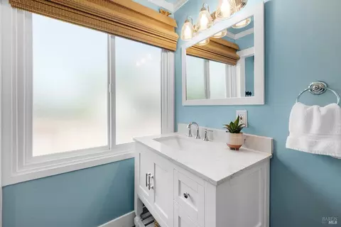 Bath - 540 W A St, Dixon, CA 95620 photo 2 of 5