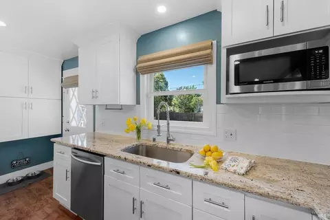 Kitchen - 540 W A St, Dixon, CA 95620 photo 6 of 8