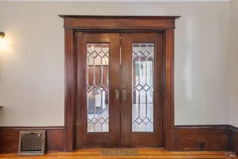 Entry Way - 540 W A St, Dixon, CA 95620 photo 3 of 8