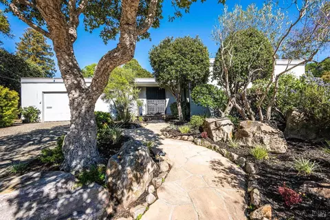 62 Lochinvar Rd, San Rafael, CA 94901