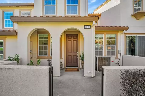 2240 Tokay St, Santa Rosa, CA 95404