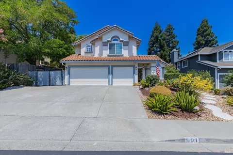 591 Crownpointe Cir, Vacaville, CA 95687