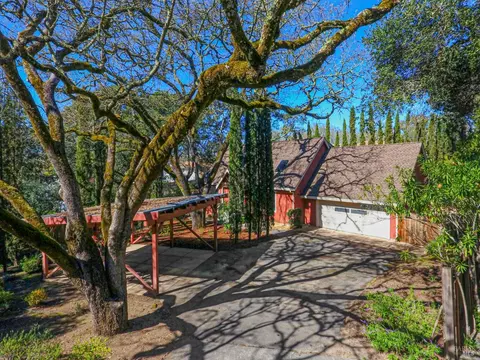 111 Sunnyside Ave, Sonoma, CA 95476